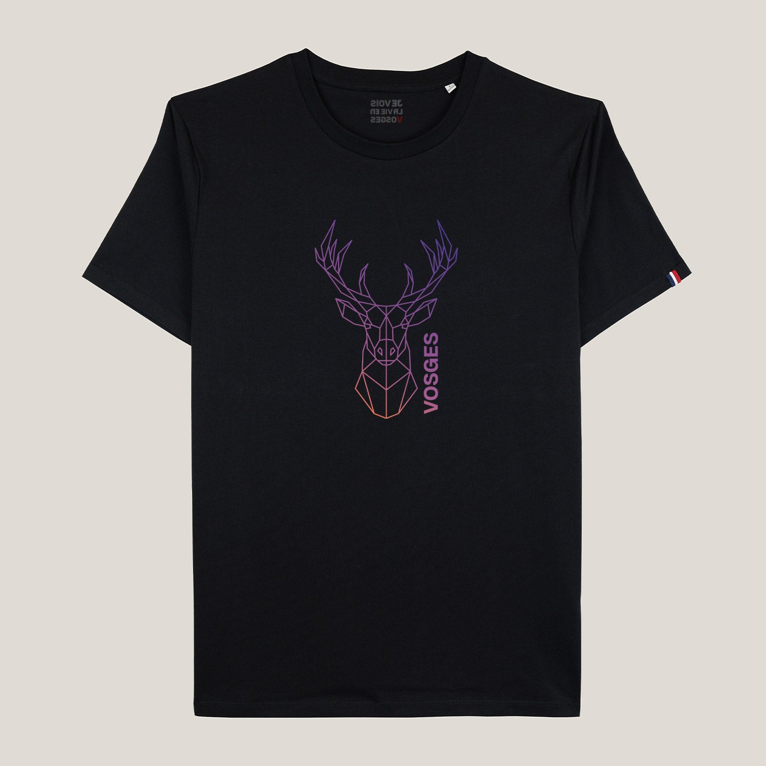 t-shirt noir cerf stylisé vue de face